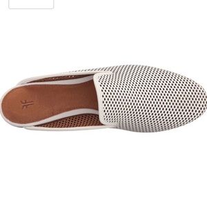 Frye Women’s Gwen Perf Slide Mule 6